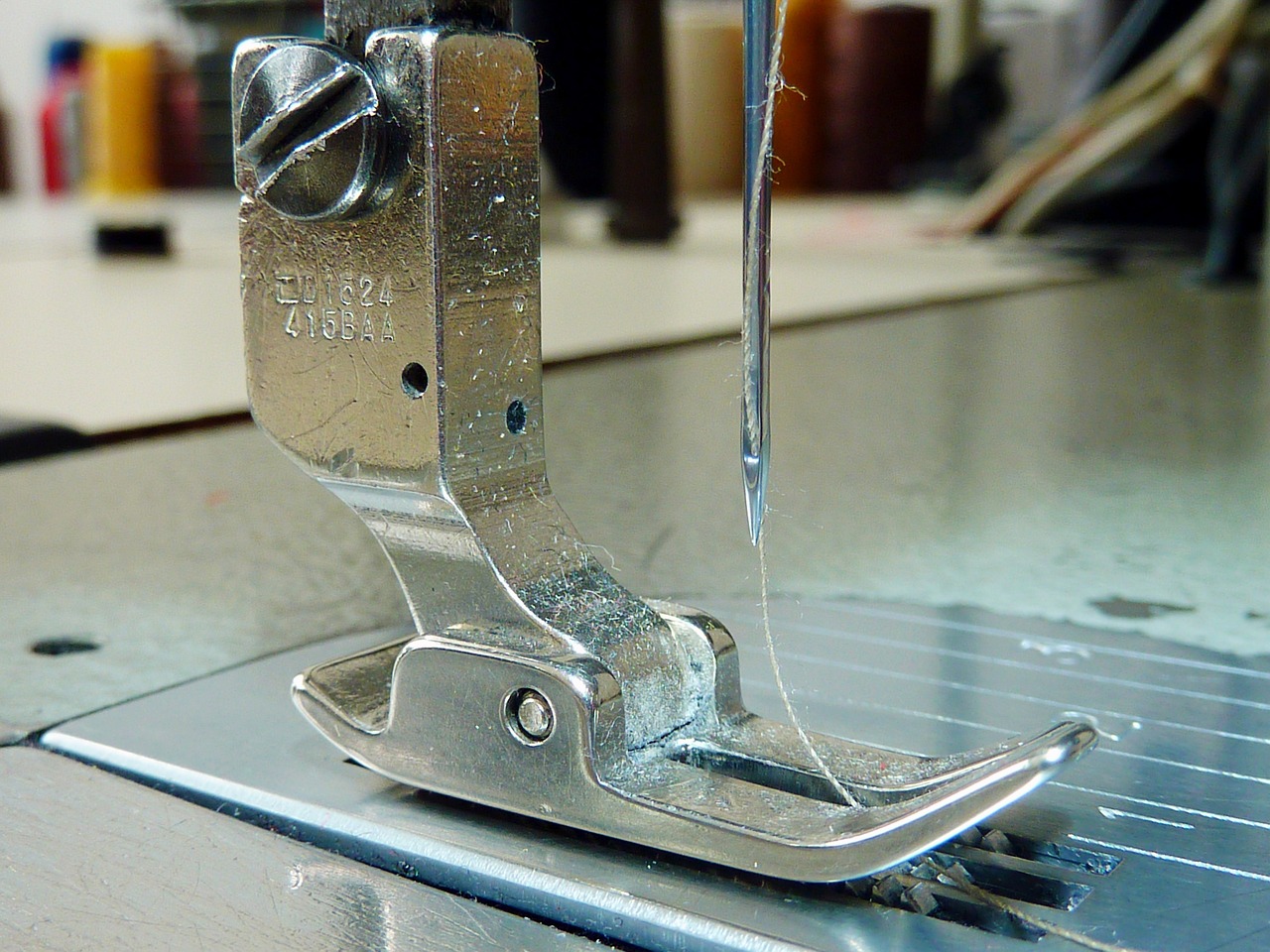 Simple Steps on How to Thread a Sewing Machine